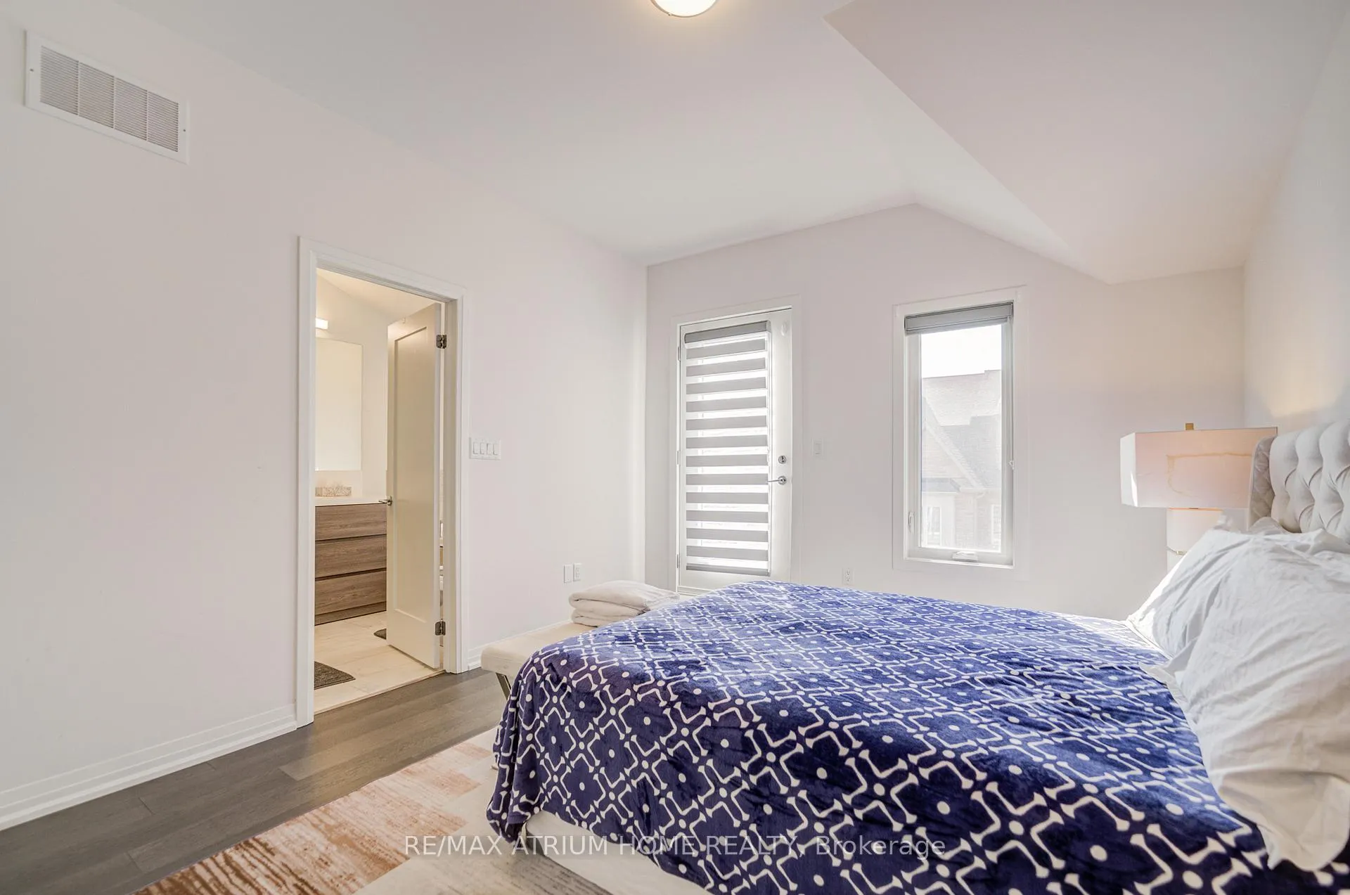 Photo 32 of 9076 Woodbine Ave, Markham, Buttonville — HOMEH