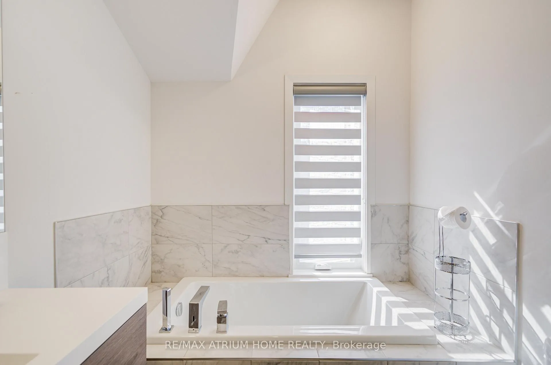 Photo 36 of 9076 Woodbine Ave, Markham, Buttonville — HOMEH