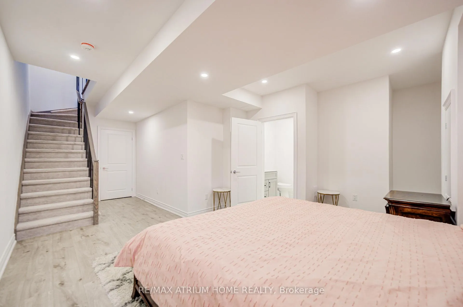 Photo 45 of 9076 Woodbine Ave, Markham, Buttonville — HOMEH