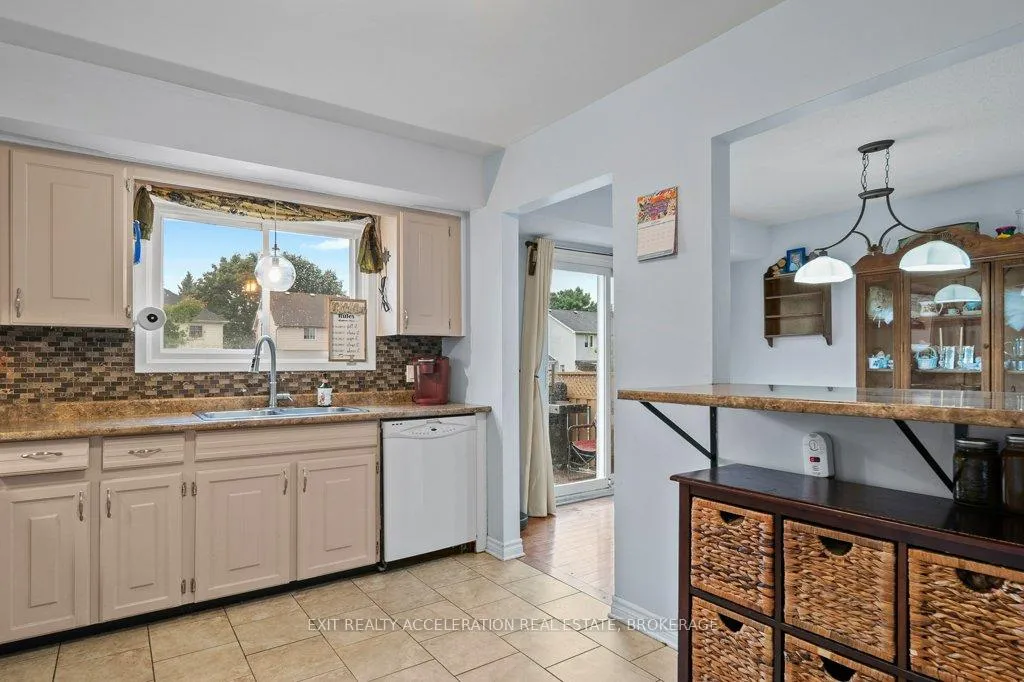 Photo 15 of 19 Mortensen Drive, Loyalist, Amherstview — HOMEH