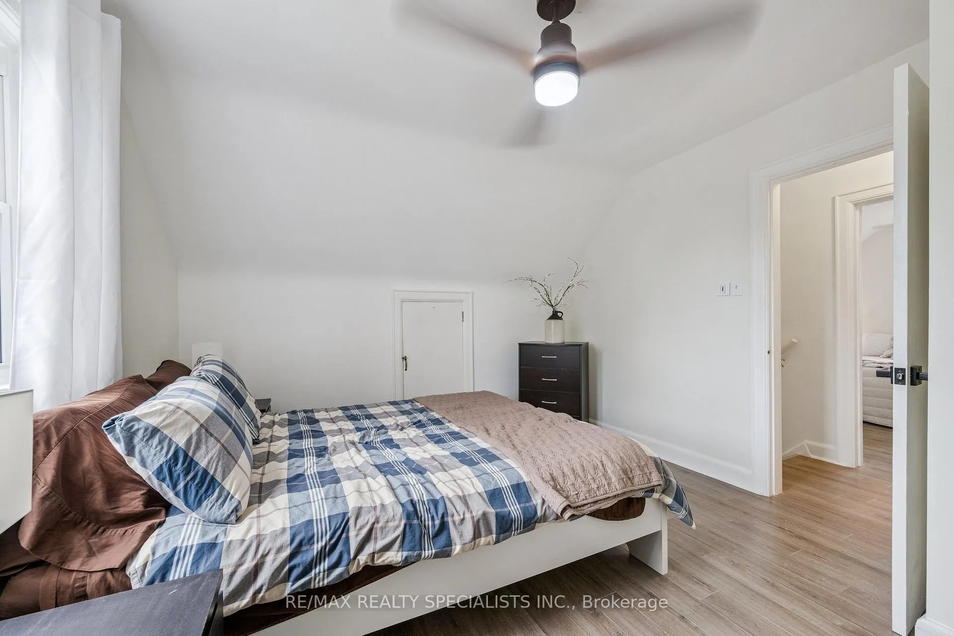 Photo 17 of 33 Hamel Avenue, Kitchener — HOMEH