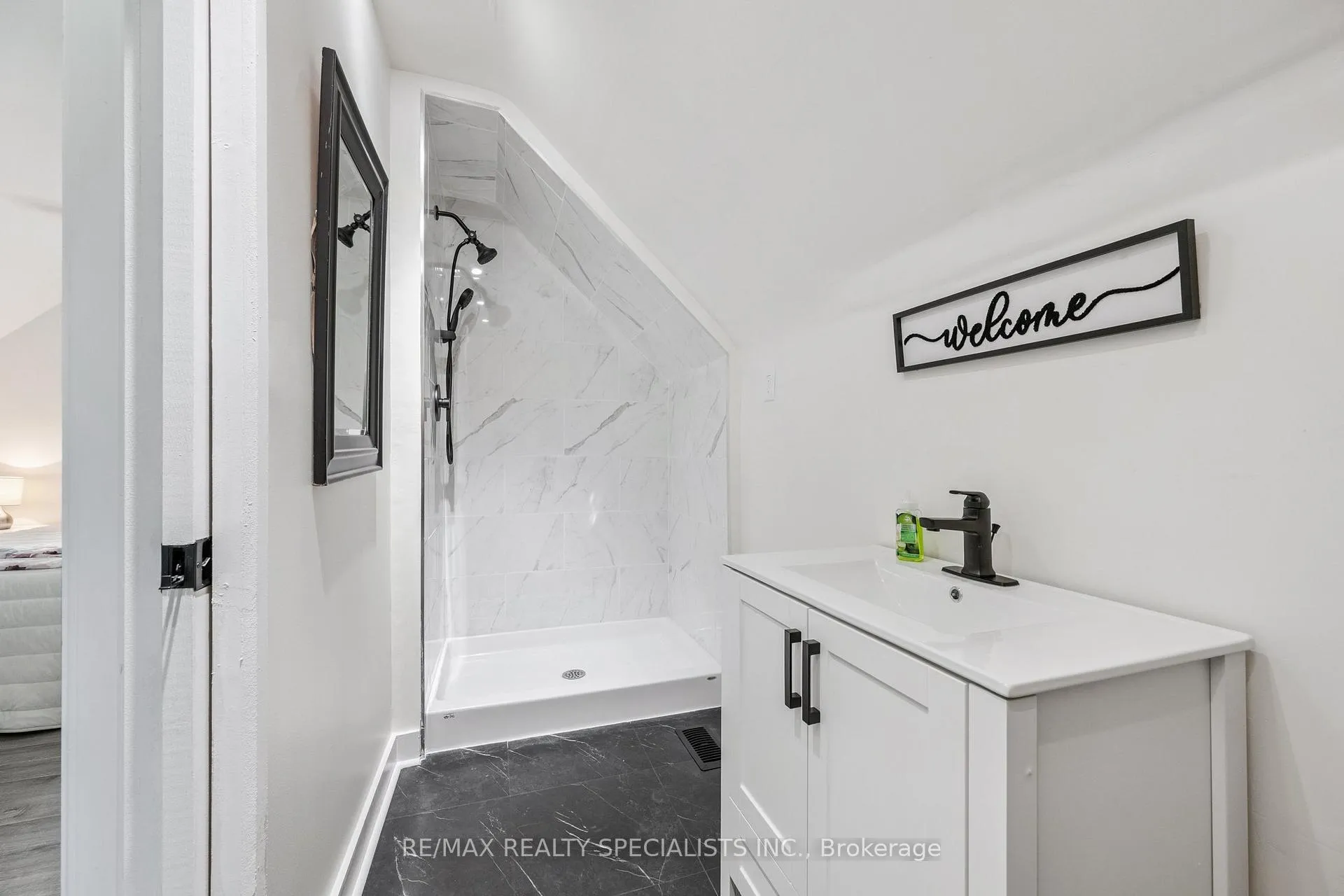 Photo 20 of 33 Hamel Avenue, Kitchener — HOMEH