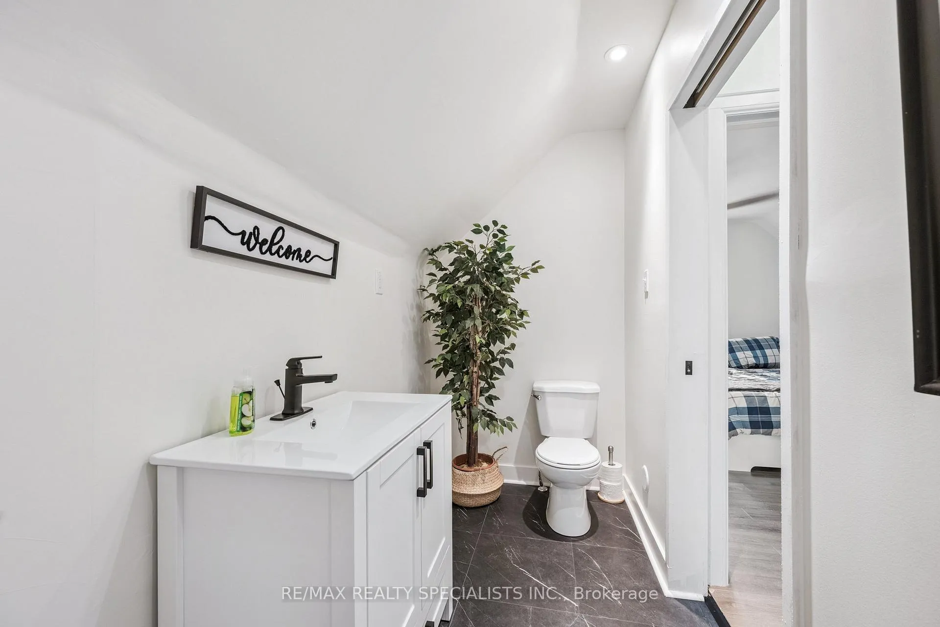 Photo 21 of 33 Hamel Avenue, Kitchener — HOMEH