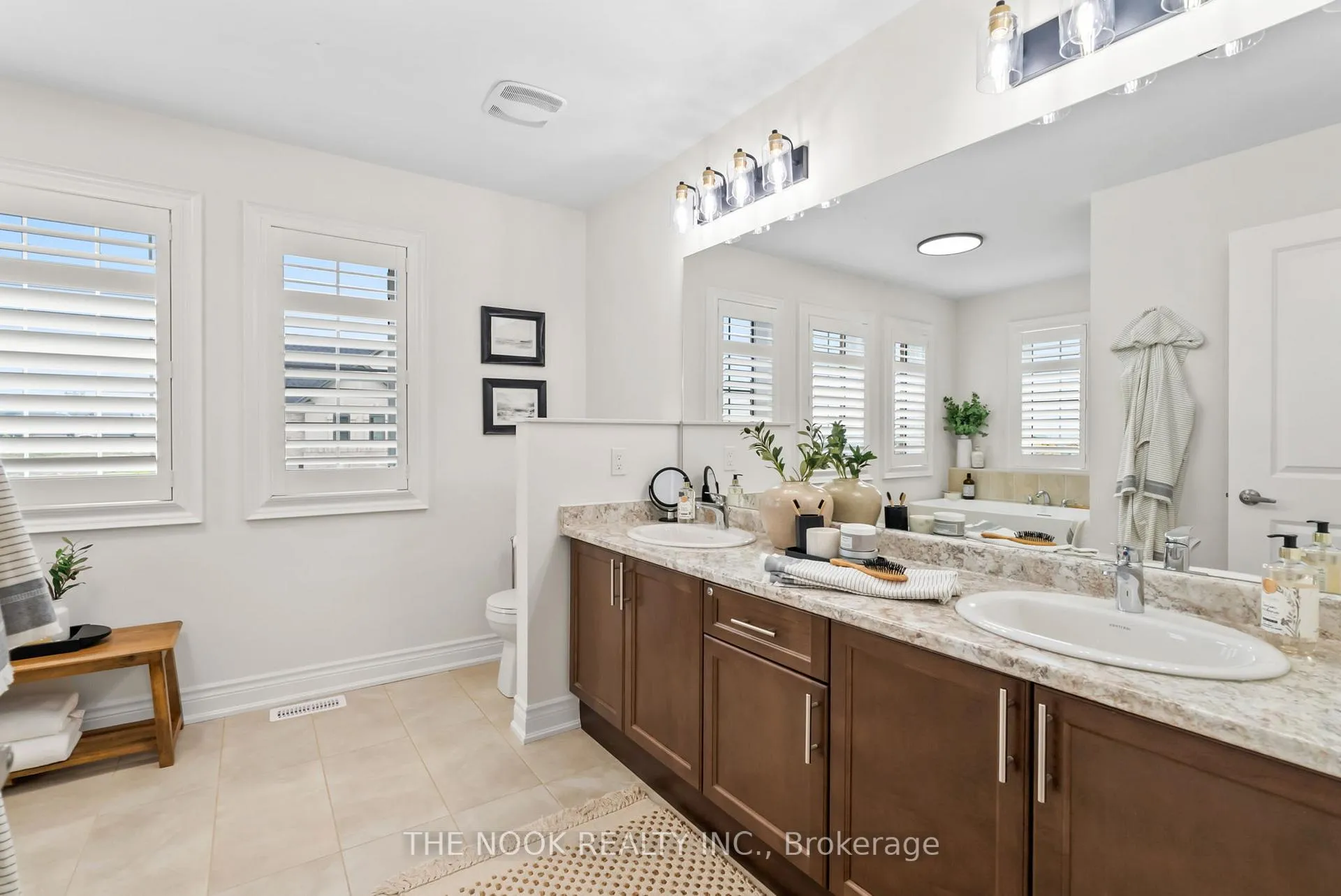 Photo 24 of 110 Wamsley Crescent, Clarington, Newcastle — HOMEH