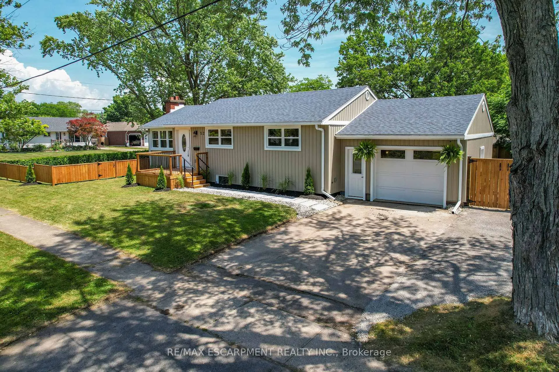 Photo 1 of 52 Valencourt Drive, Welland, N. Welland — HOMEH
