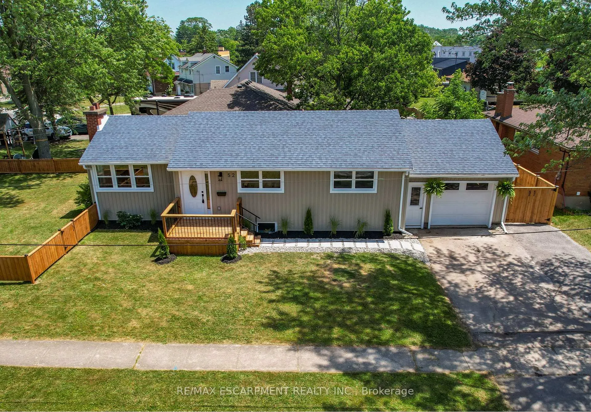 Photo 2 of 52 Valencourt Drive, Welland, N. Welland — HOMEH