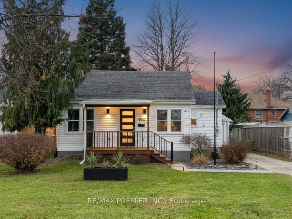 Photo 1 of 264 Delaware Avenue, Chatham-Kent — HOMEH