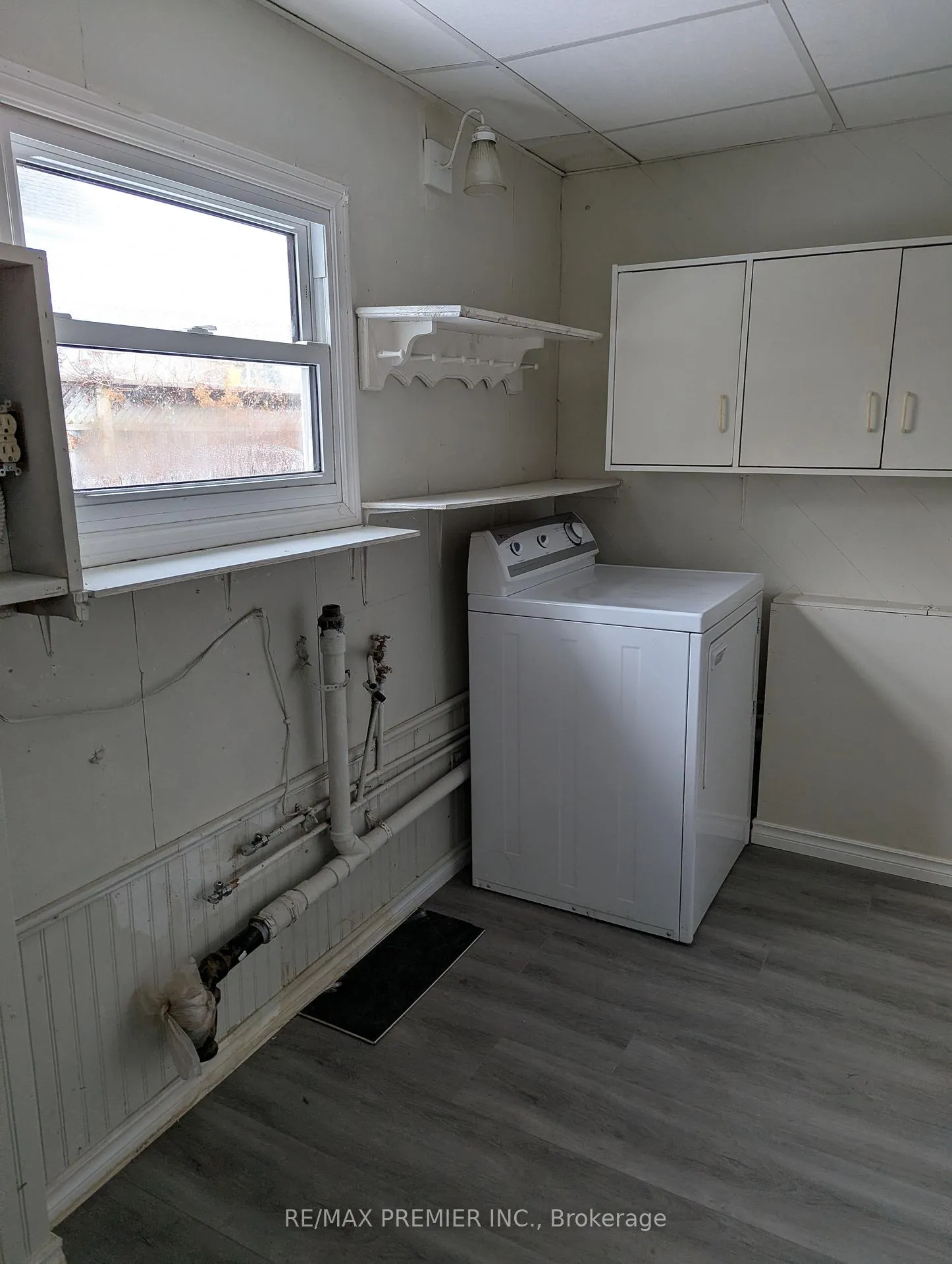 Photo 6 of 264 Delaware Avenue, Chatham-Kent — HOMEH