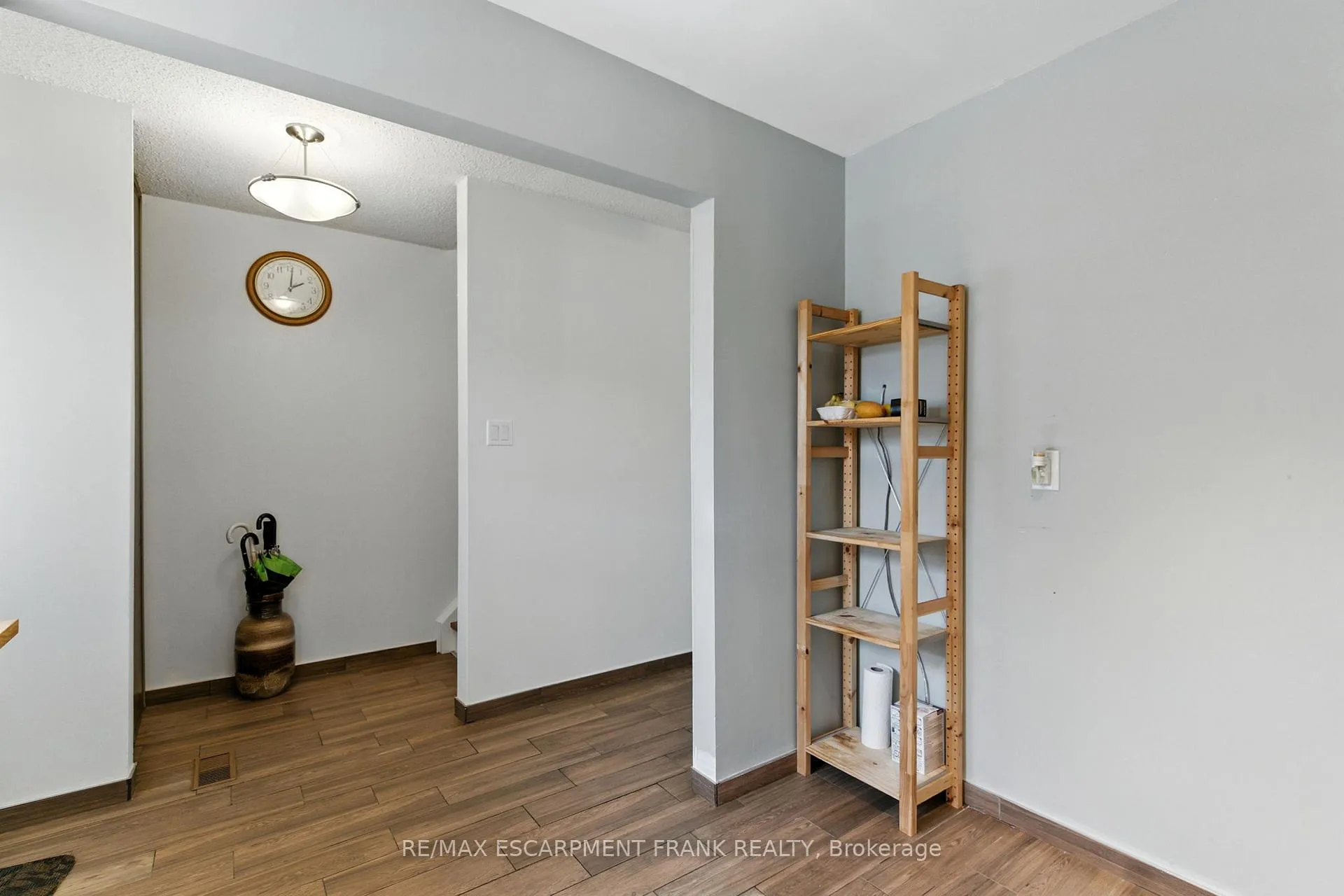 Photo 13 of 387 Franklin Road, Hamilton, Burkholme — HOMEH