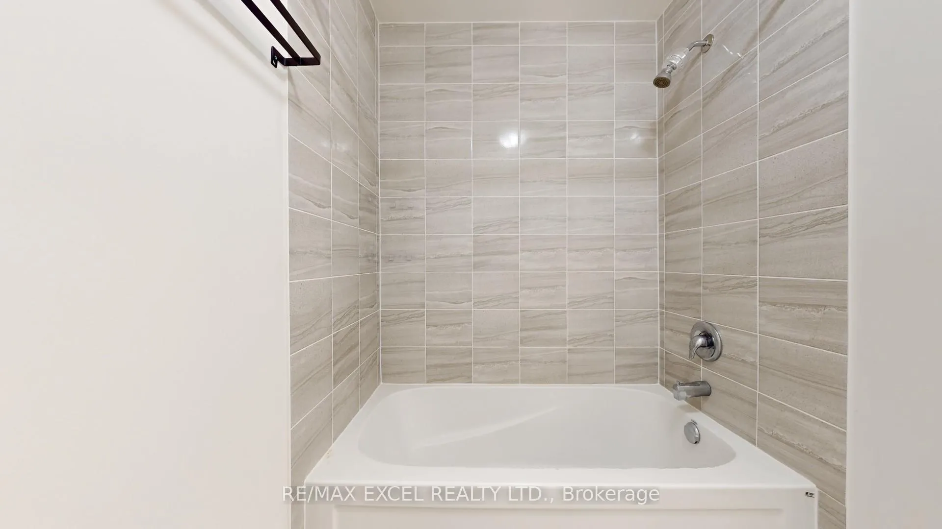 Photo 28 of 84 Sandhill Crane Drive, Wasaga Beach — HOMEH