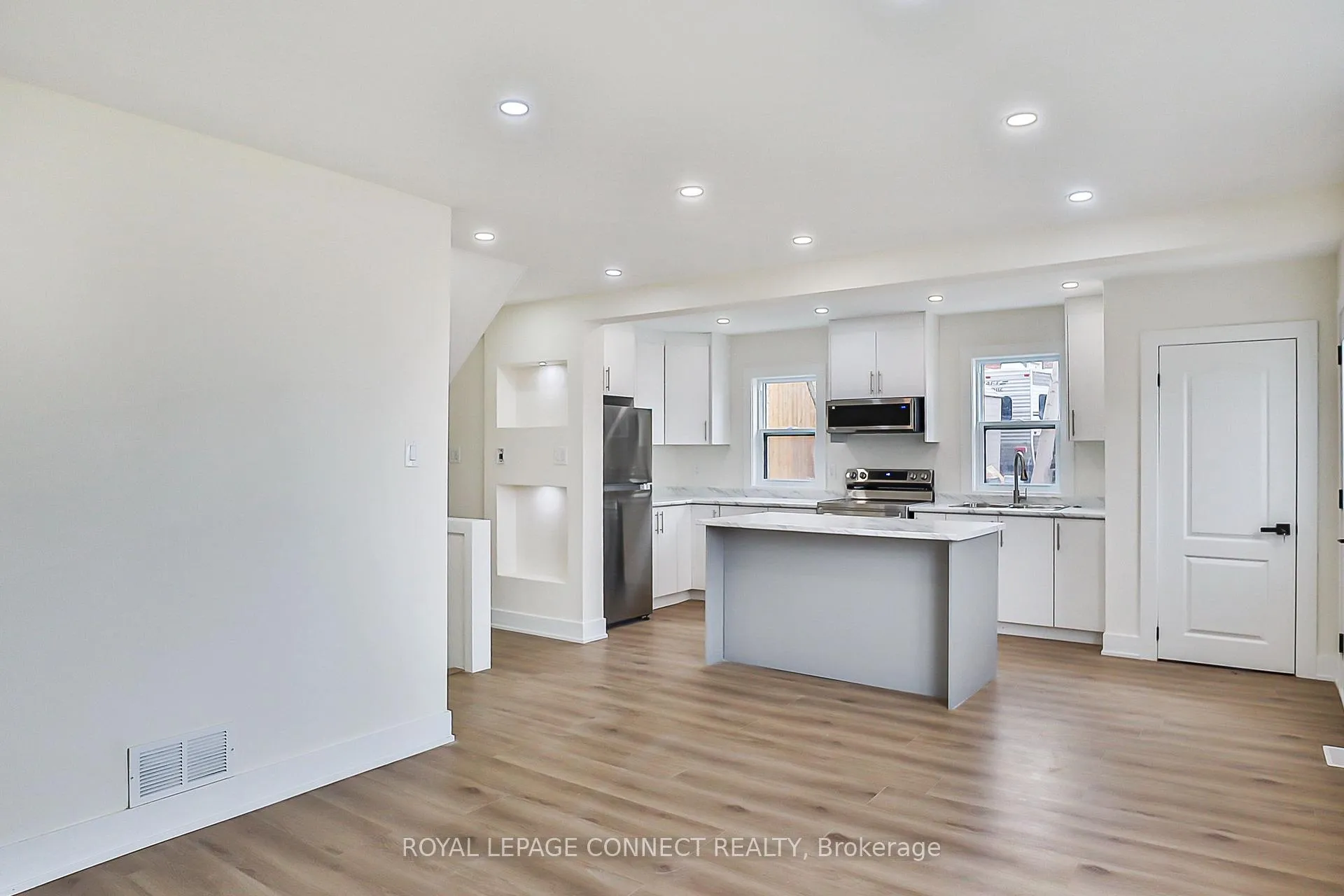 Photo 2 of 761 Guelph Street, Kitchener — HOMEH