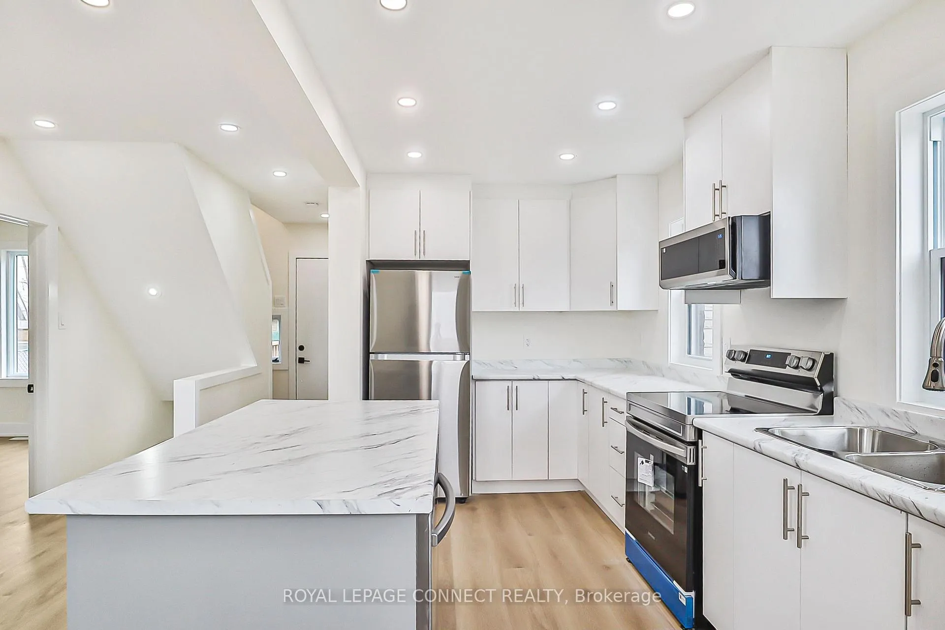 Photo 3 of 761 Guelph Street, Kitchener — HOMEH