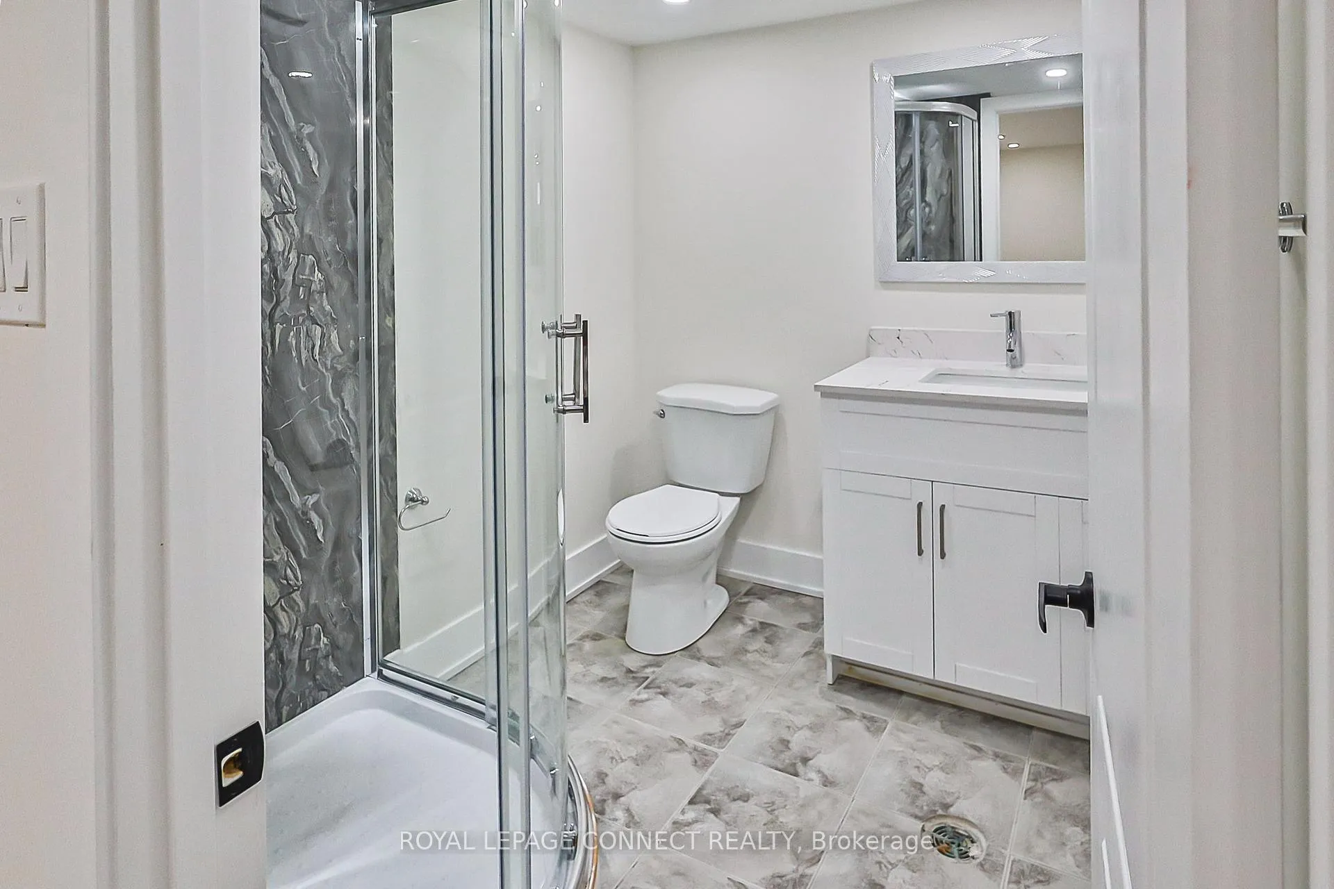 Photo 11 of 761 Guelph Street, Kitchener — HOMEH