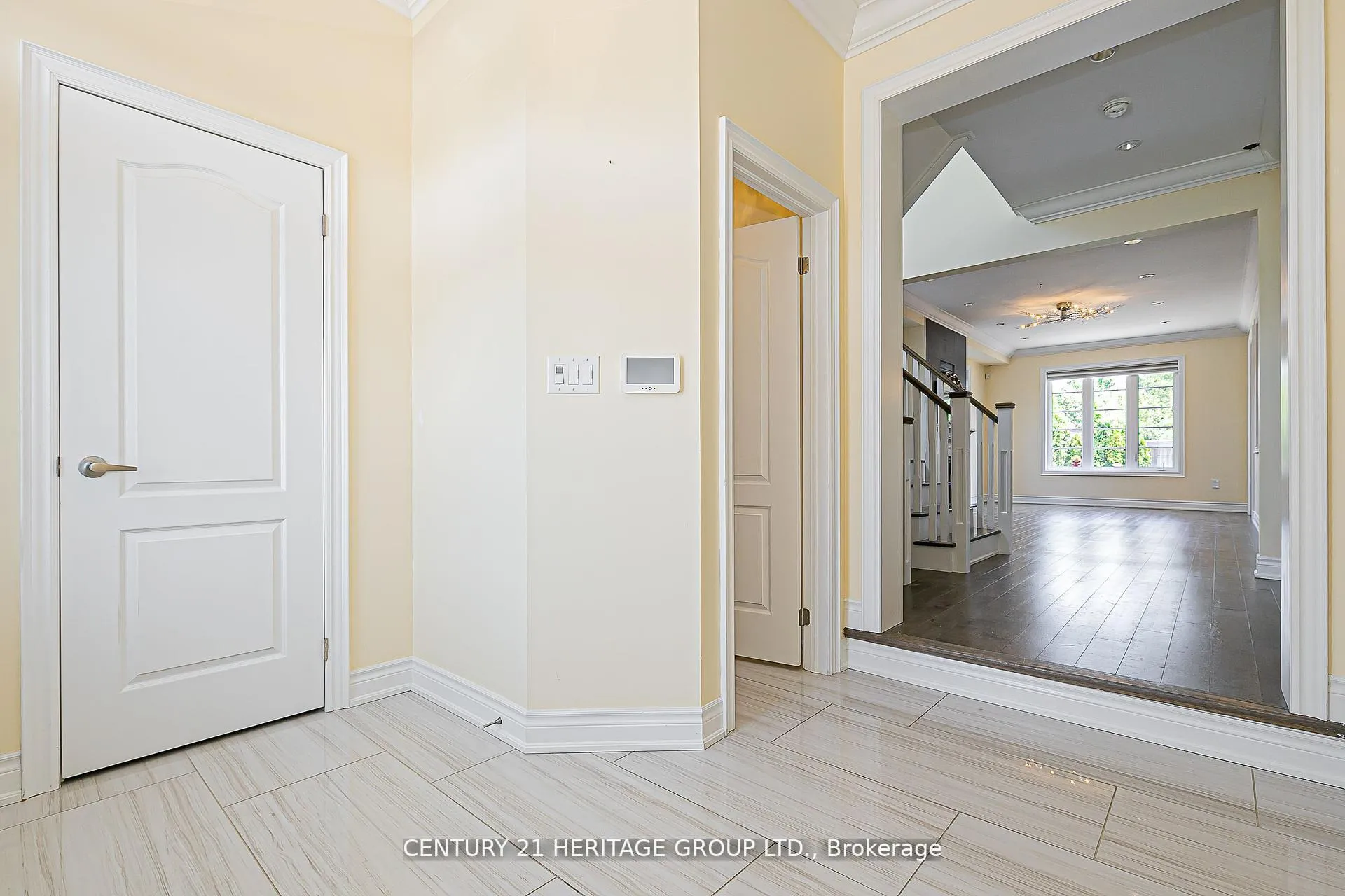 Photo 6 of 2 Roy Harper Avenue, Aurora, Rural Aurora — HOMEH
