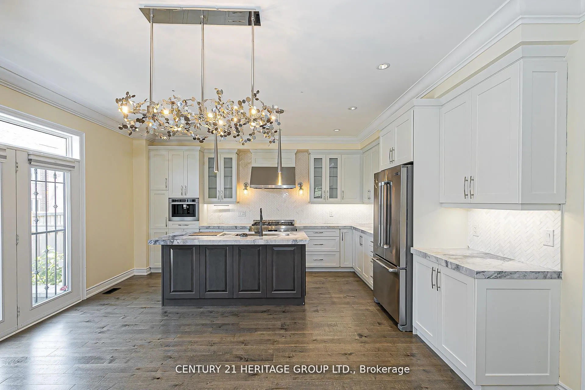 Photo 12 of 2 Roy Harper Avenue, Aurora, Rural Aurora — HOMEH