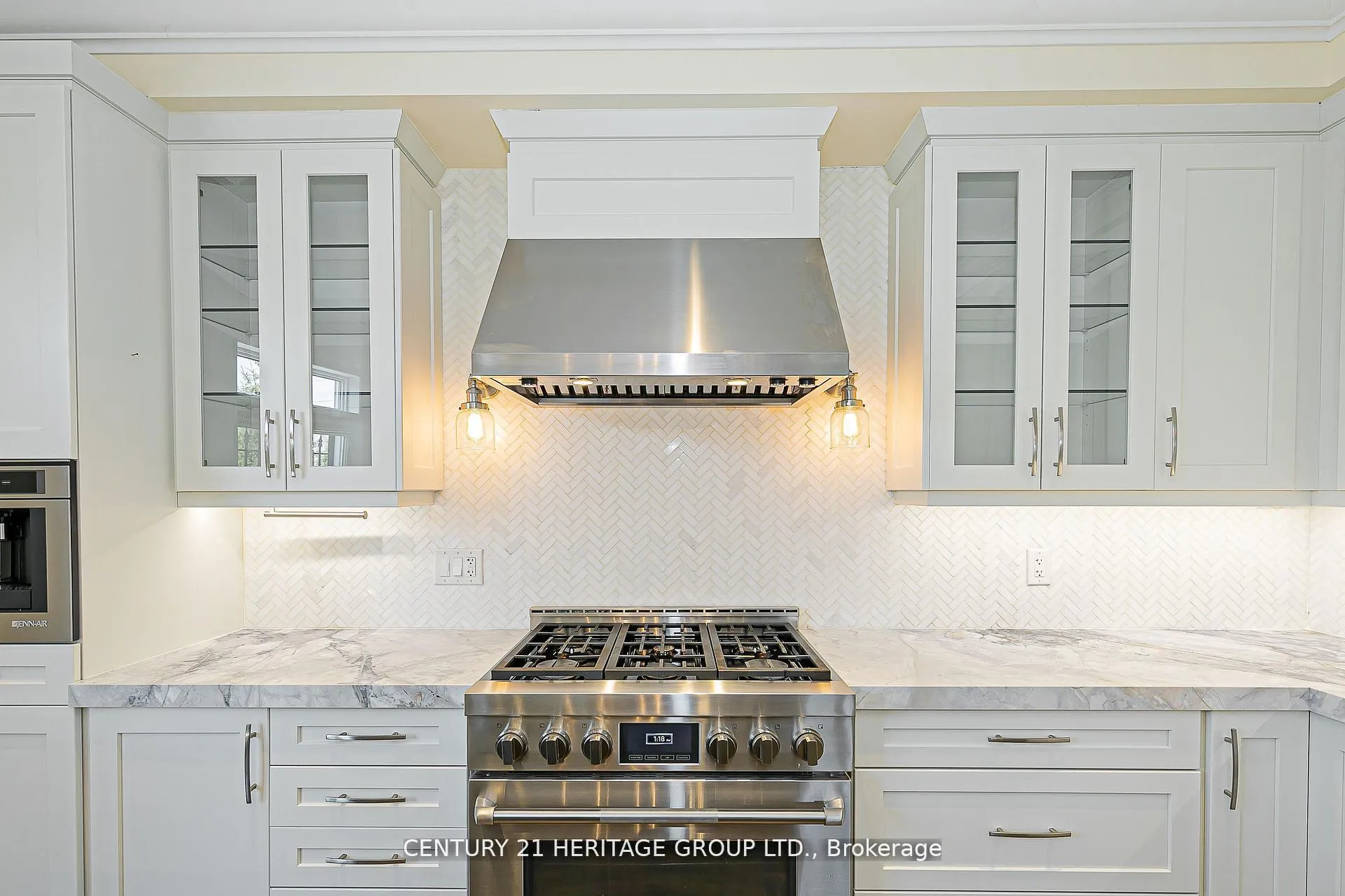 Photo 15 of 2 Roy Harper Avenue, Aurora, Rural Aurora — HOMEH