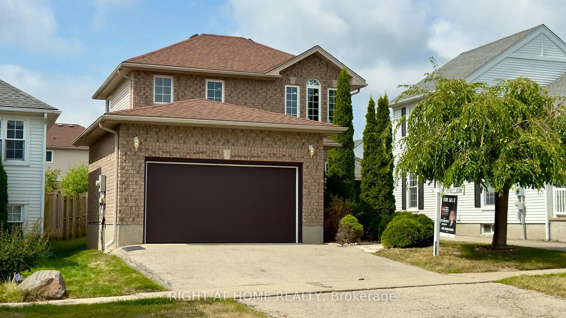 Photo 1 of 19 Windflower Drive, Kitchener — HOMEH