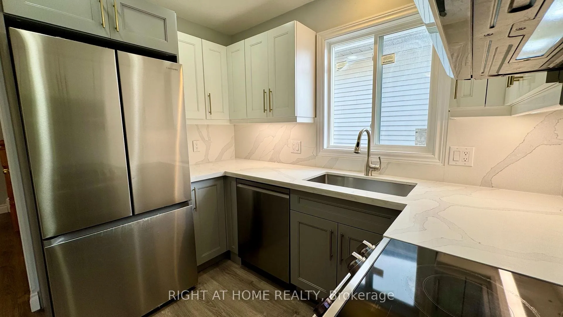 Photo 10 of 19 Windflower Drive, Kitchener — HOMEH
