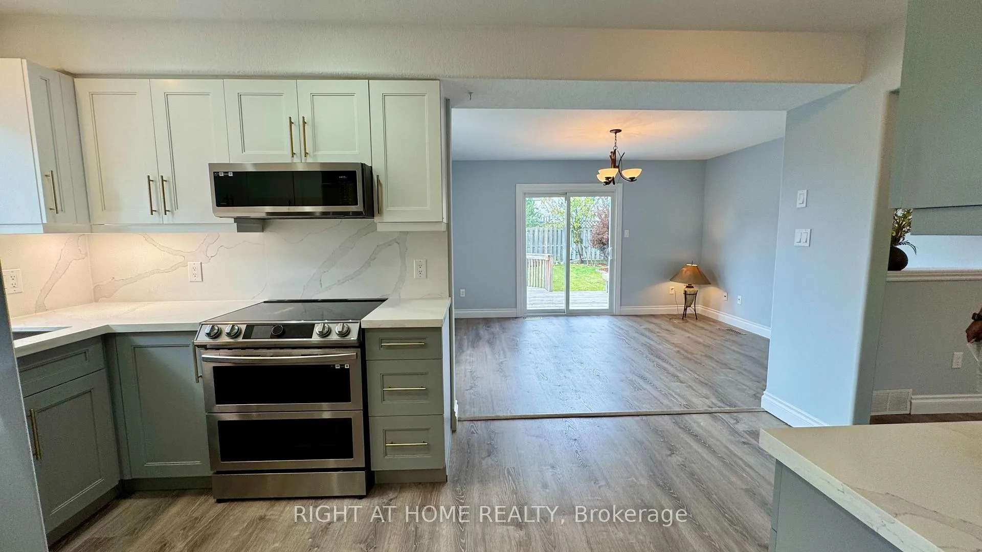 Photo 11 of 19 Windflower Drive, Kitchener — HOMEH