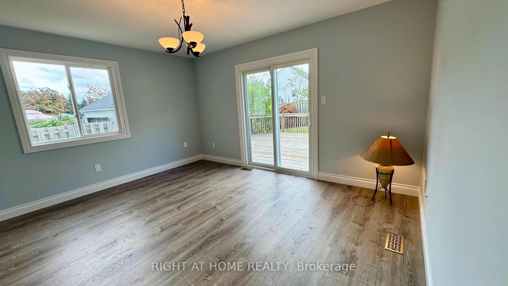 Photo 14 of 19 Windflower Drive, Kitchener — HOMEH