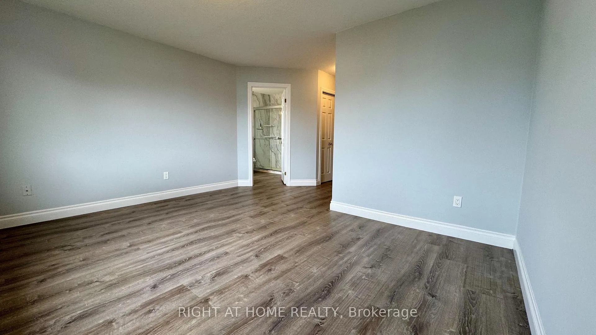 Photo 25 of 19 Windflower Drive, Kitchener — HOMEH