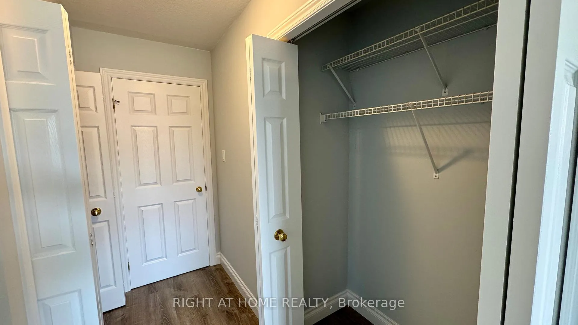 Photo 29 of 19 Windflower Drive, Kitchener — HOMEH