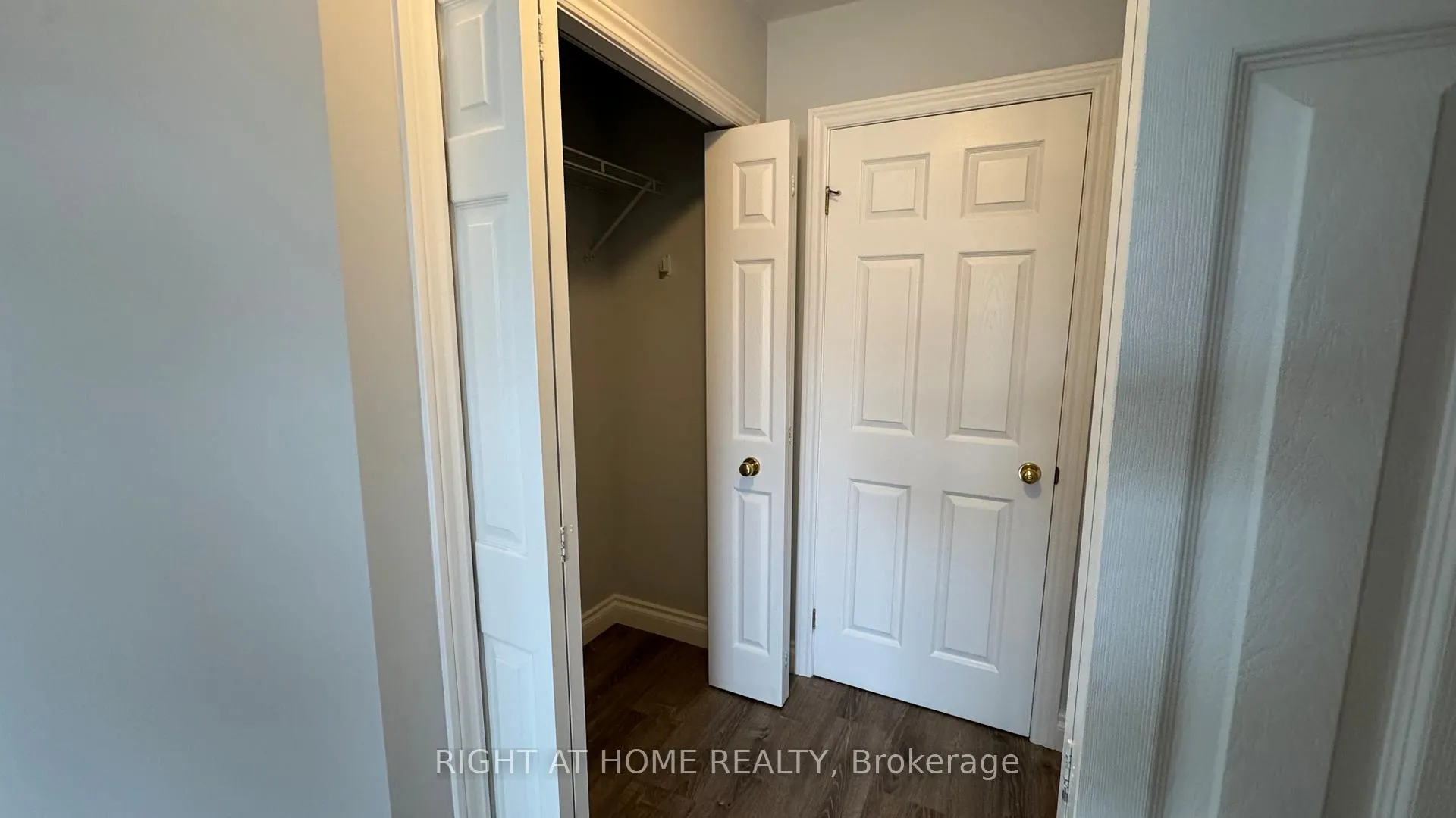 Photo 30 of 19 Windflower Drive, Kitchener — HOMEH