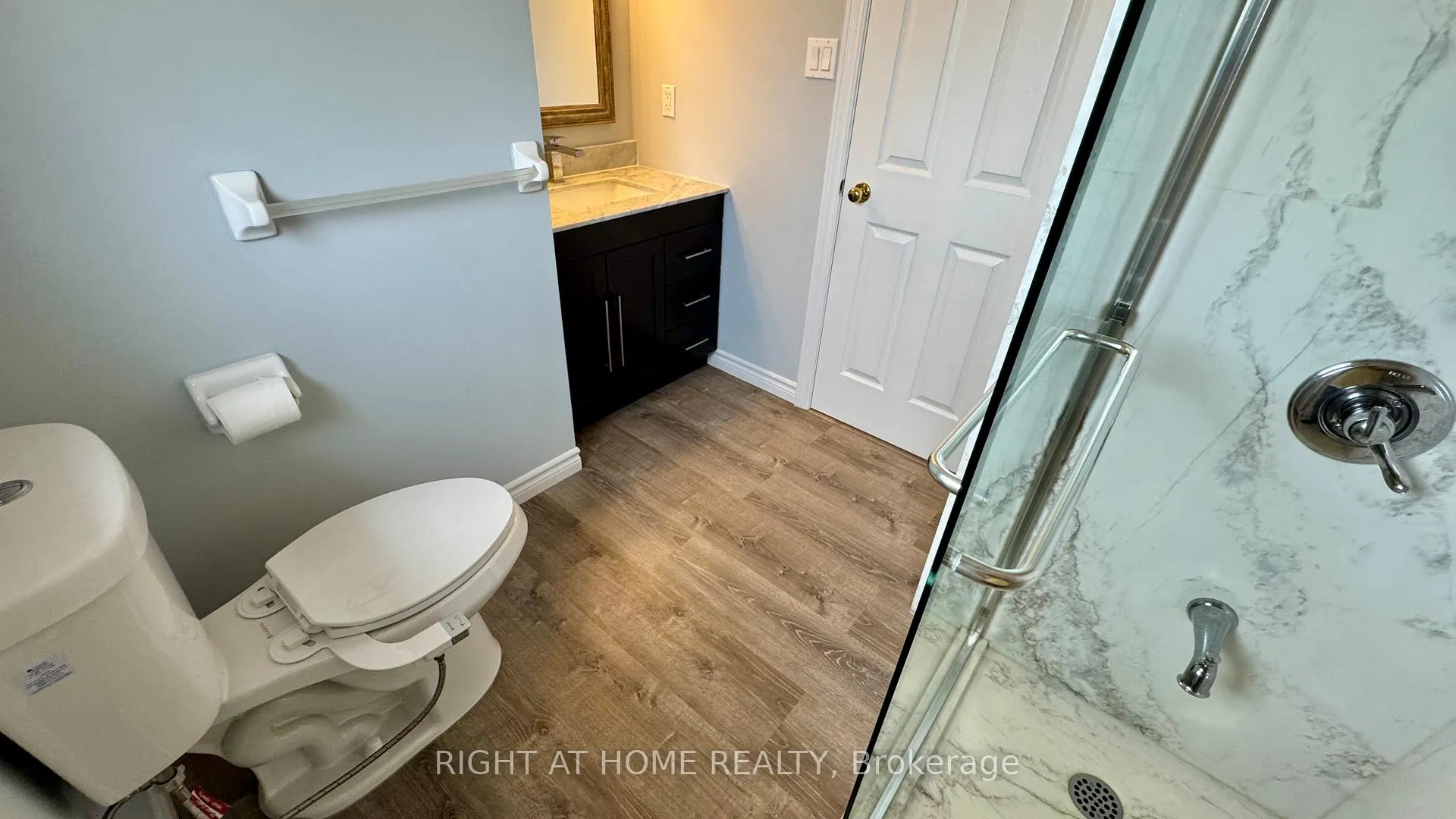 Photo 33 of 19 Windflower Drive, Kitchener — HOMEH