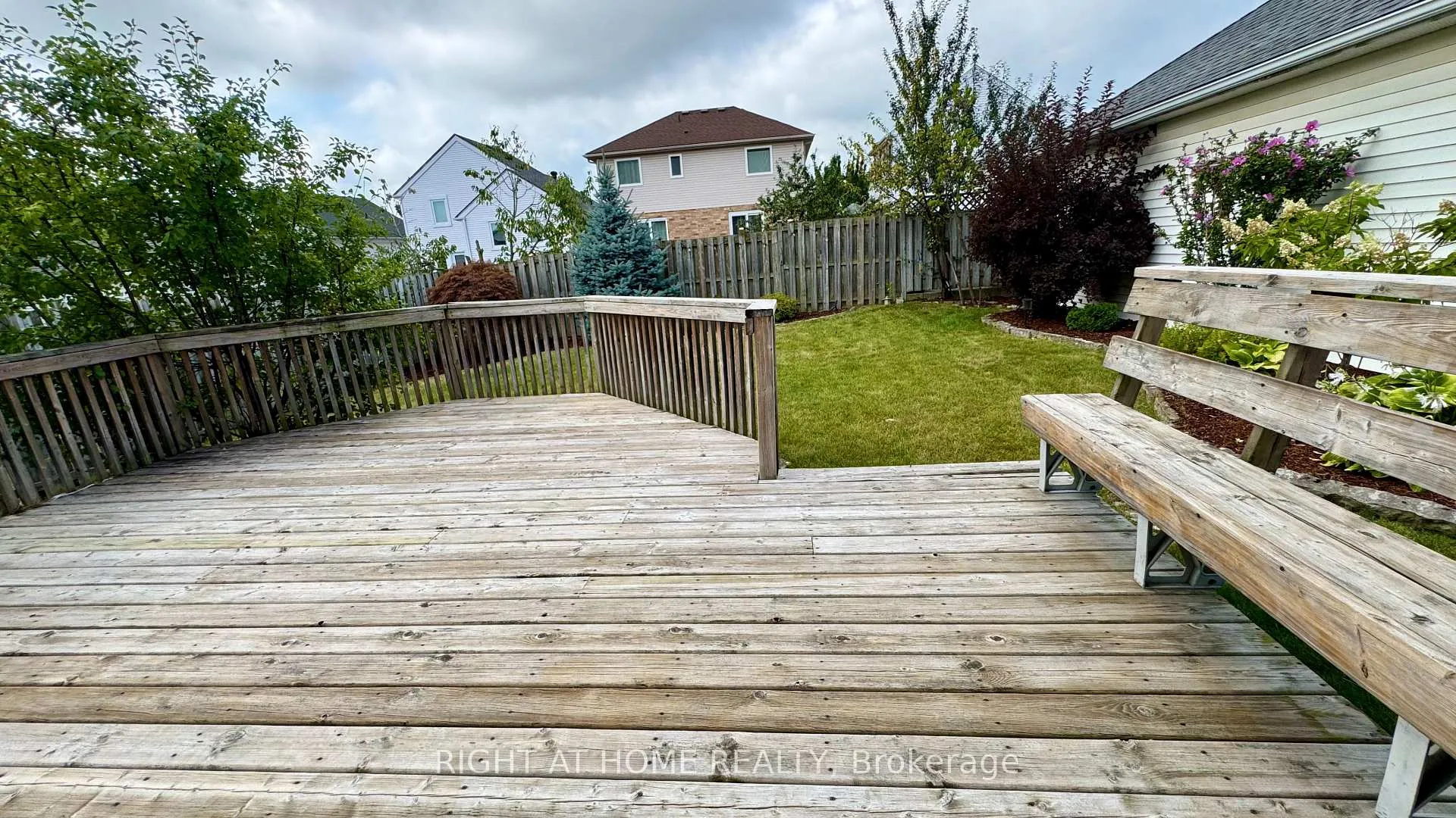Photo 45 of 19 Windflower Drive, Kitchener — HOMEH