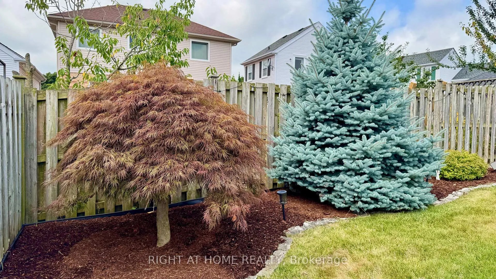 Photo 46 of 19 Windflower Drive, Kitchener — HOMEH