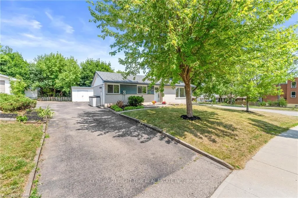 Photo 3 of 280 Dale Crescent, Waterloo — HOMEH