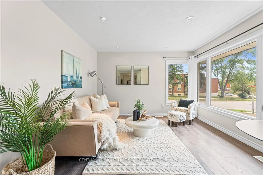 Photo 11 of 280 Dale Crescent, Waterloo — HOMEH