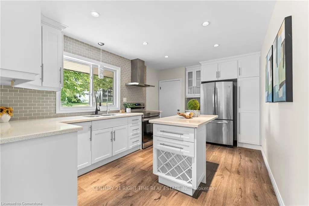 Photo 12 of 280 Dale Crescent, Waterloo — HOMEH