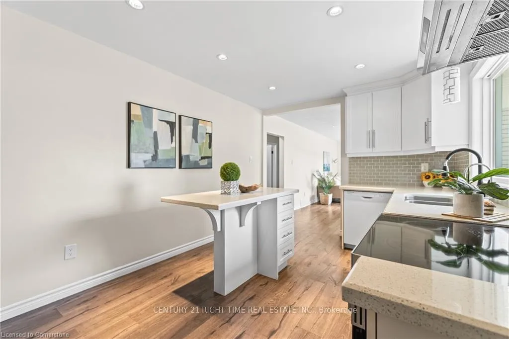 Photo 14 of 280 Dale Crescent, Waterloo — HOMEH