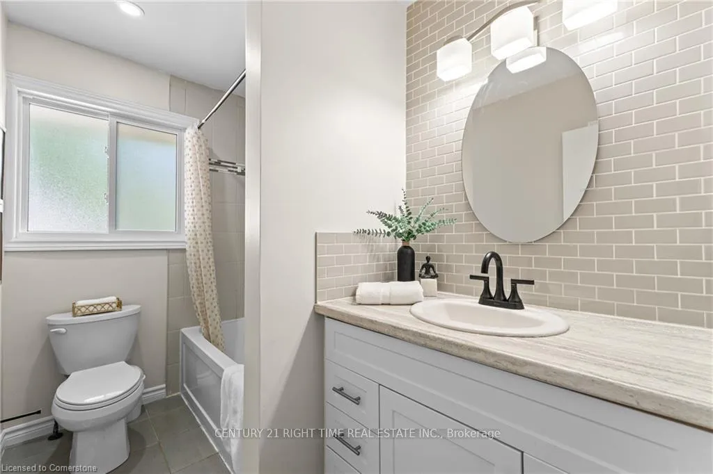 Photo 16 of 280 Dale Crescent, Waterloo — HOMEH