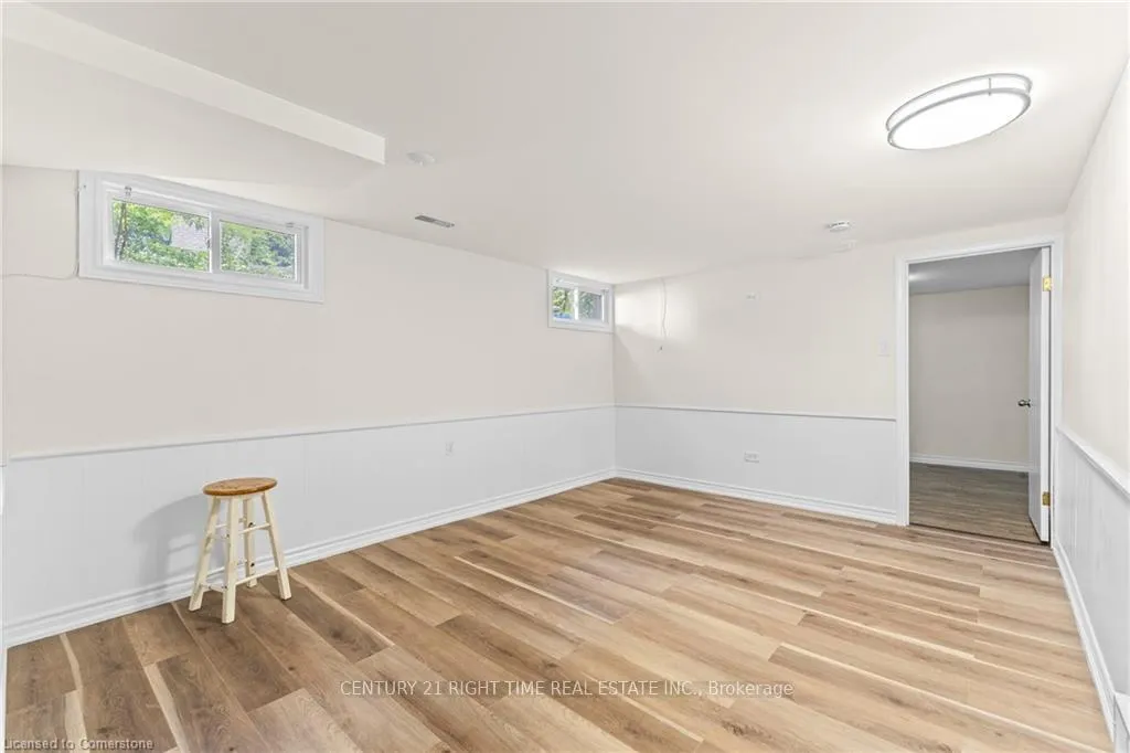 Photo 20 of 280 Dale Crescent, Waterloo — HOMEH