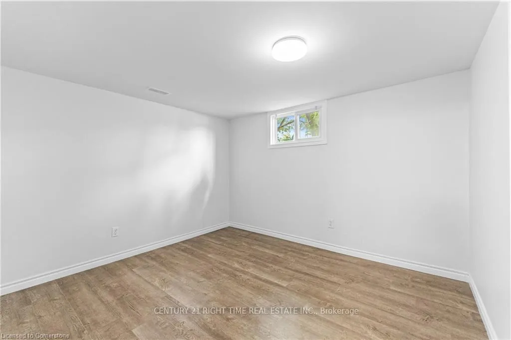 Photo 24 of 280 Dale Crescent, Waterloo — HOMEH