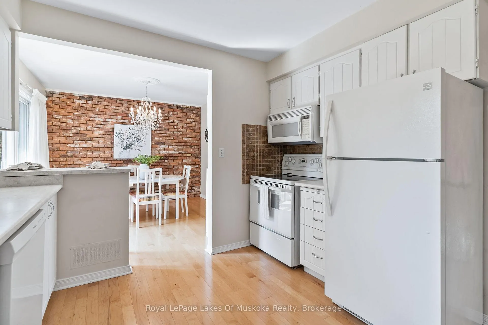 Photo 13 of 37 Church Street, Bracebridge, Monck (Bracebridge) — HOMEH
