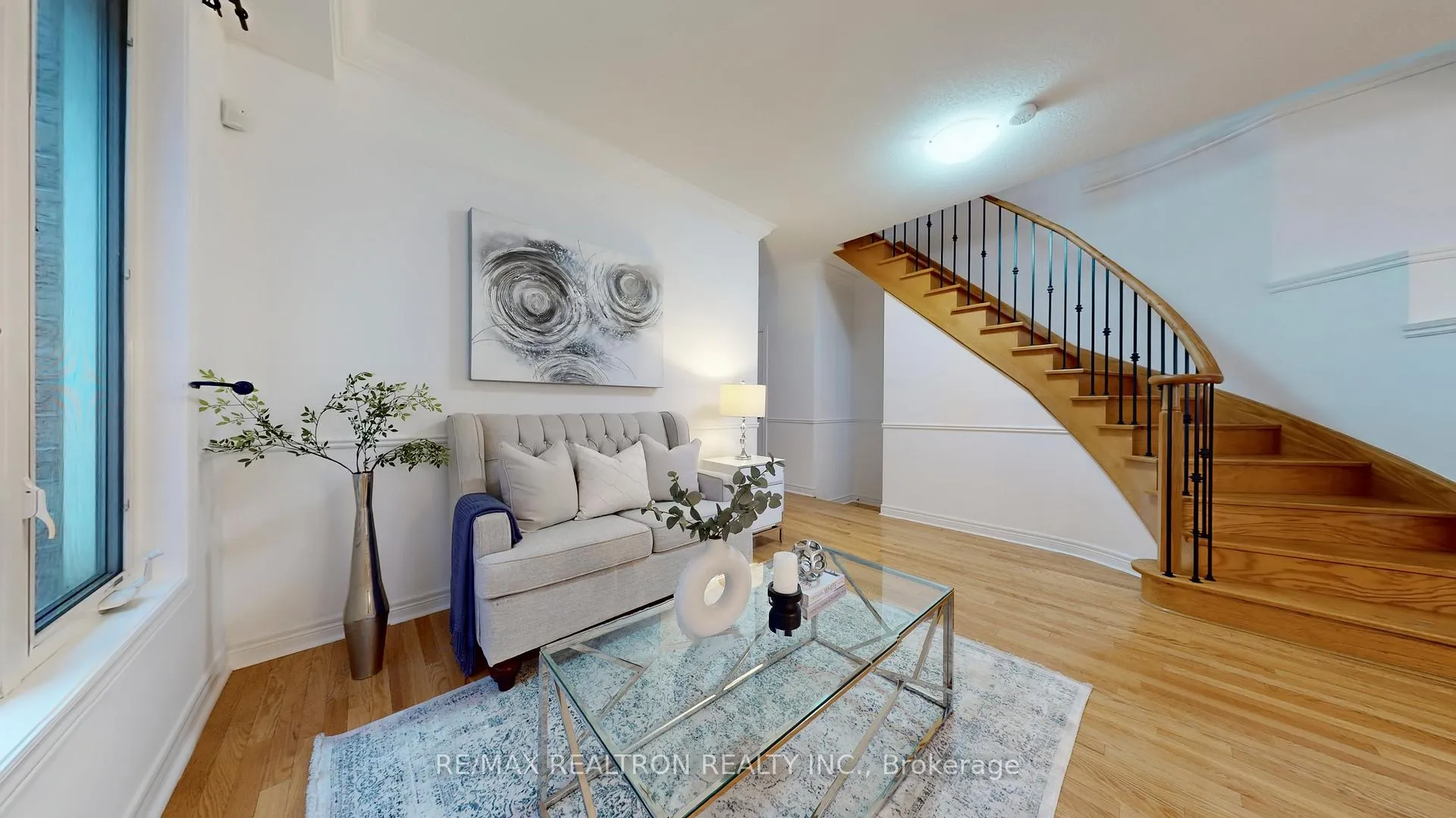 Photo 6 of 82 Sir Sanford Fleming Way, Vaughan, Patterson — HOMEH
