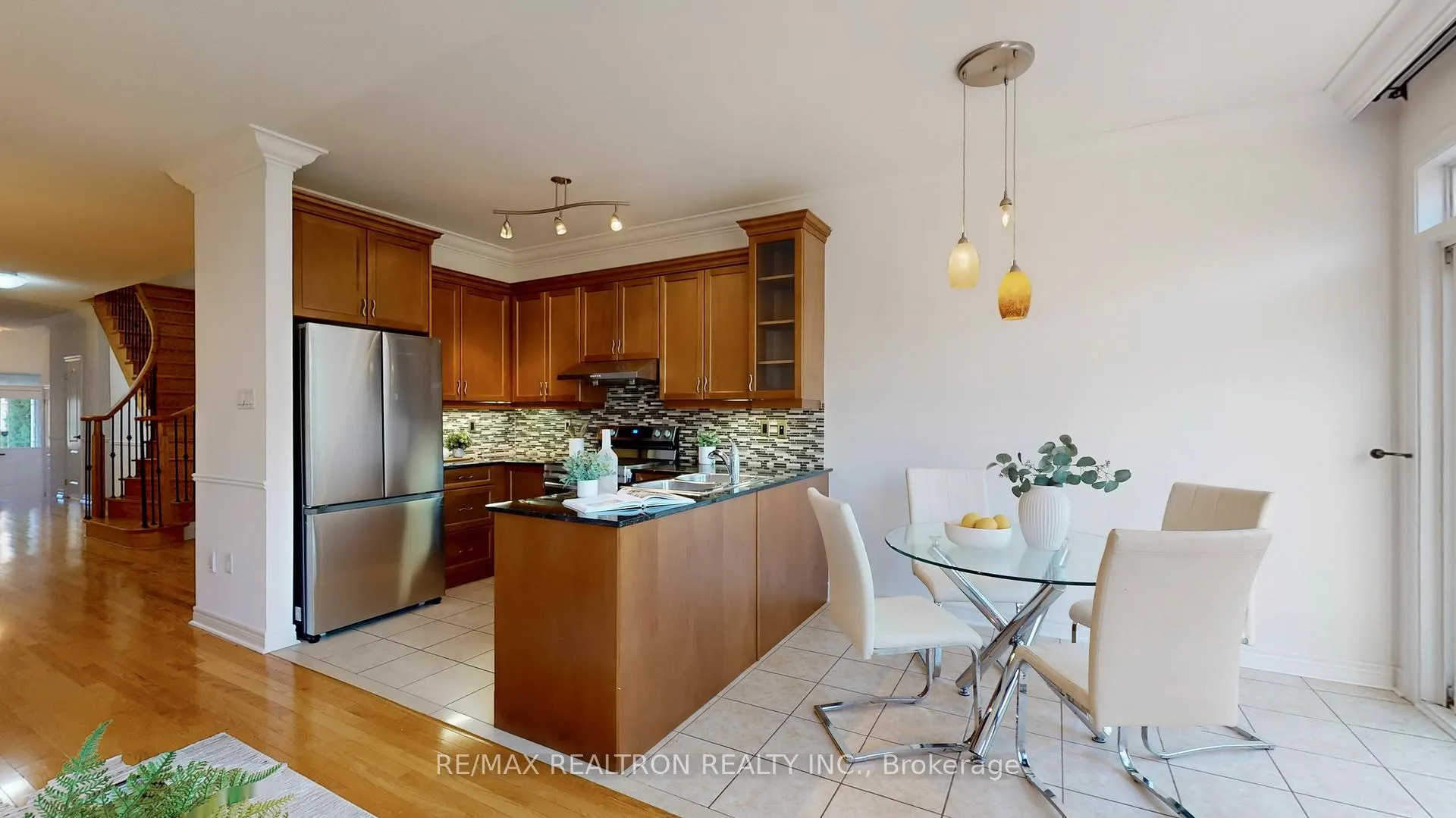 Photo 15 of 82 Sir Sanford Fleming Way, Vaughan, Patterson — HOMEH