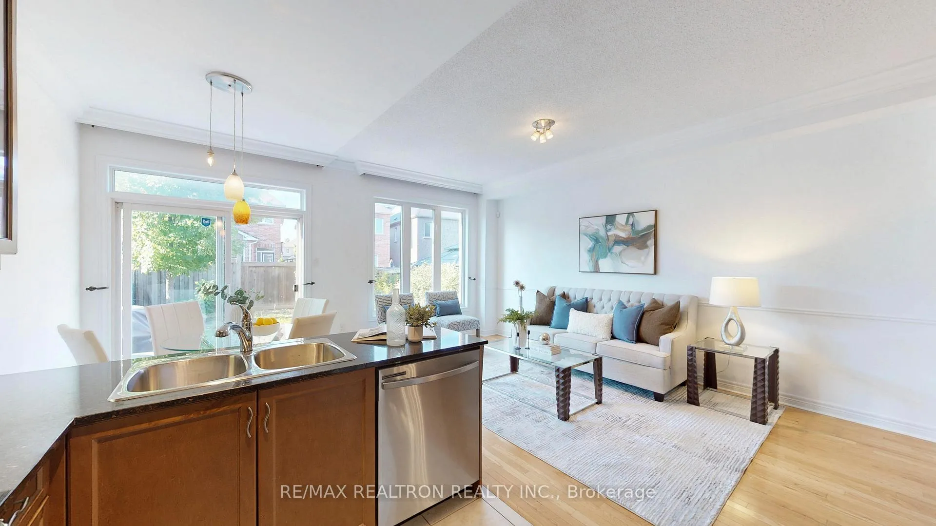 Photo 17 of 82 Sir Sanford Fleming Way, Vaughan, Patterson — HOMEH