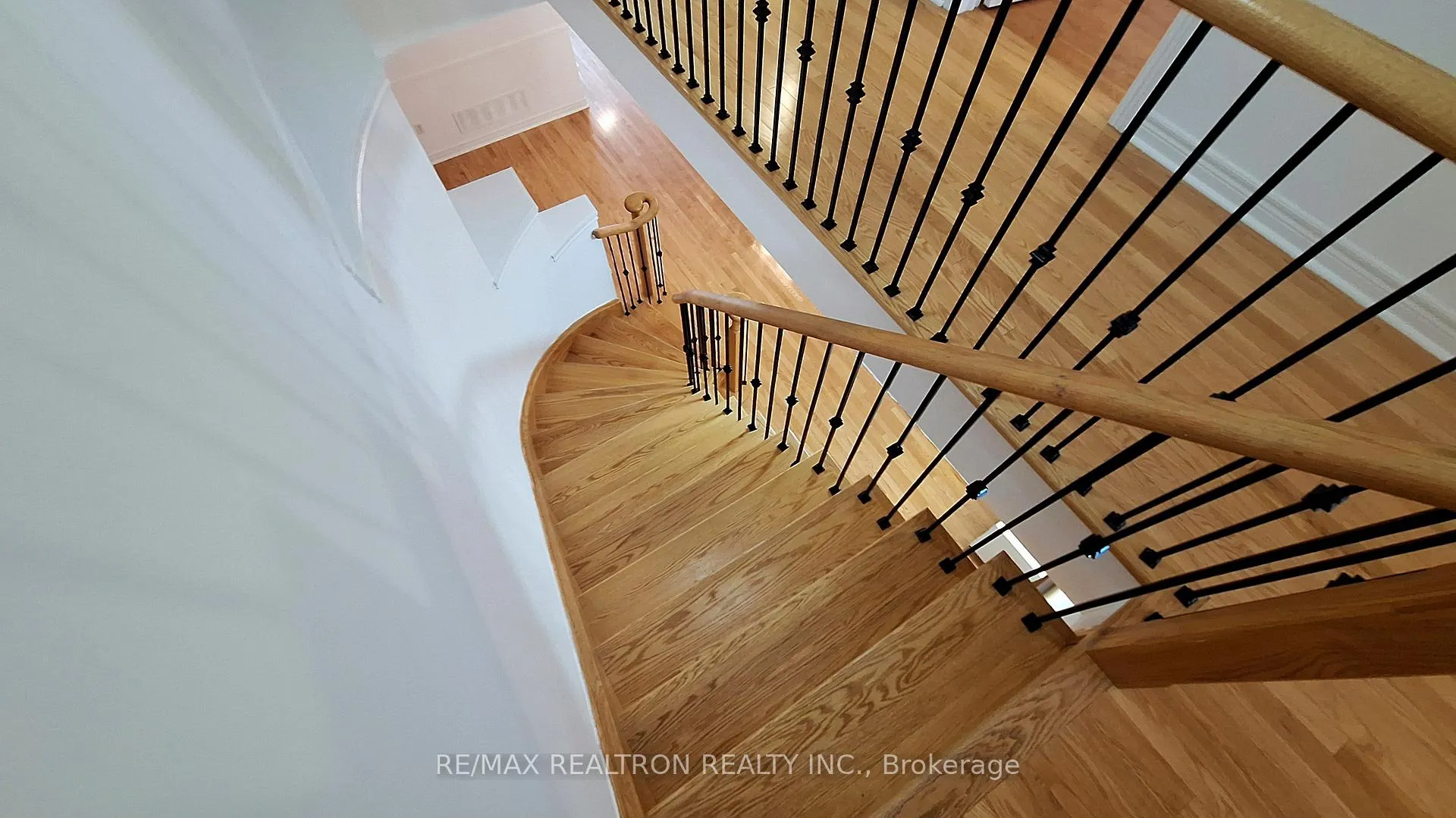 Photo 21 of 82 Sir Sanford Fleming Way, Vaughan, Patterson — HOMEH