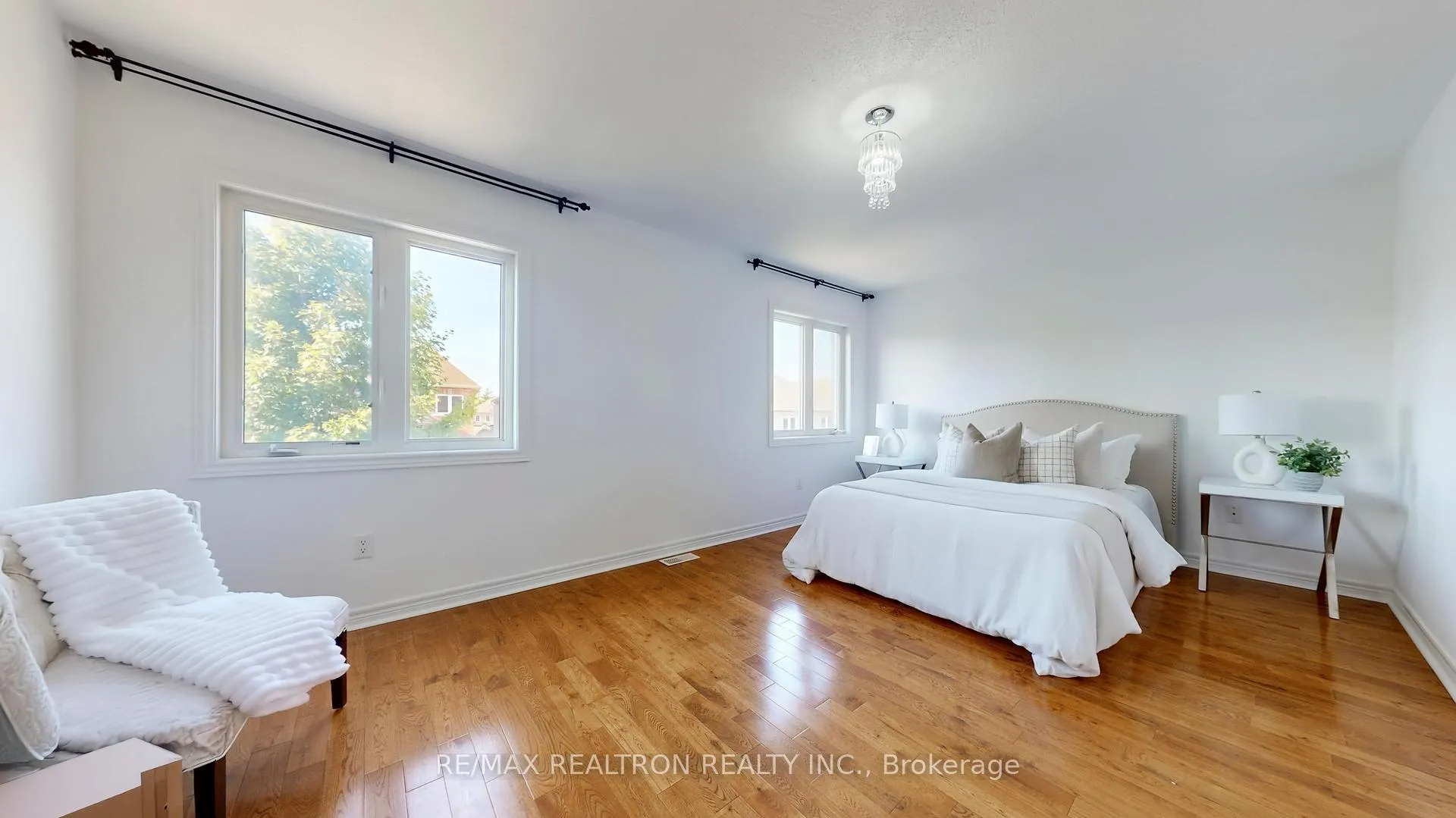 Photo 22 of 82 Sir Sanford Fleming Way, Vaughan, Patterson — HOMEH
