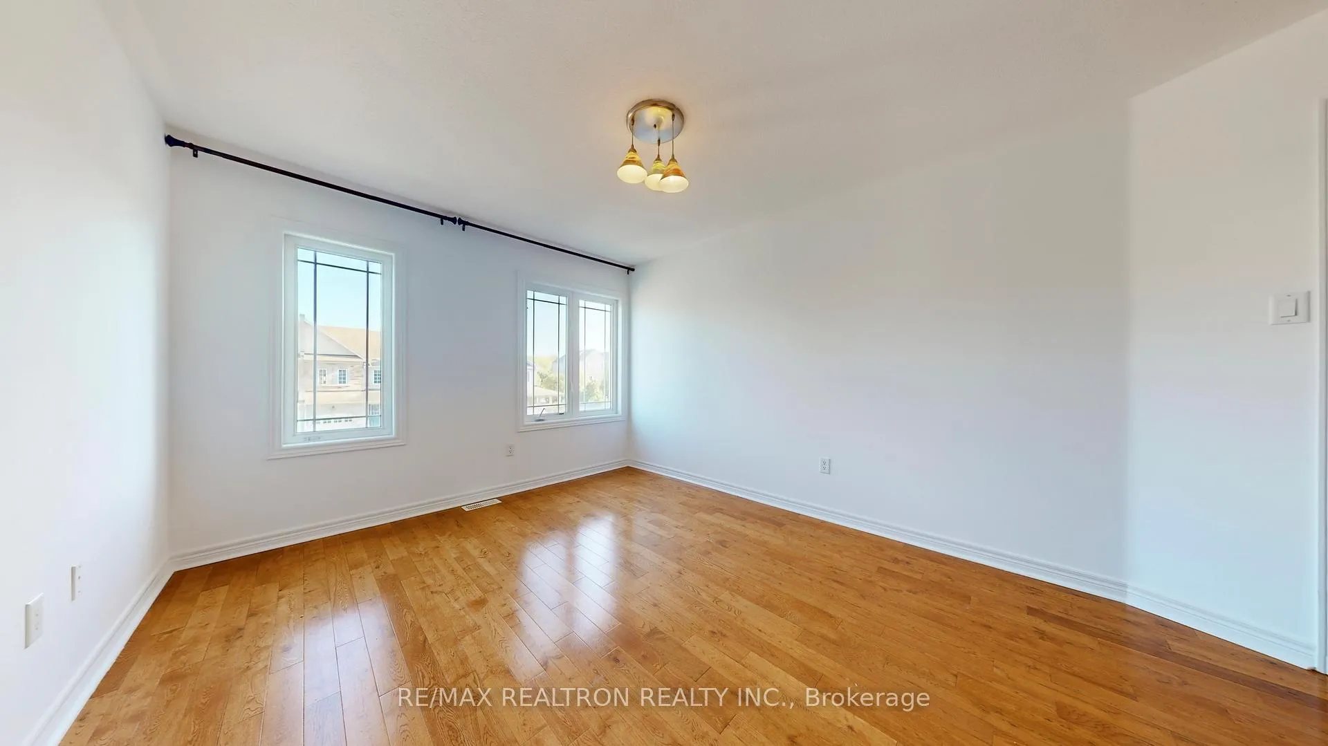 Photo 28 of 82 Sir Sanford Fleming Way, Vaughan, Patterson — HOMEH