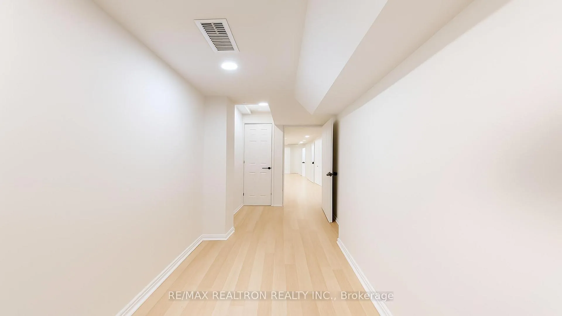 Photo 44 of 82 Sir Sanford Fleming Way, Vaughan, Patterson — HOMEH