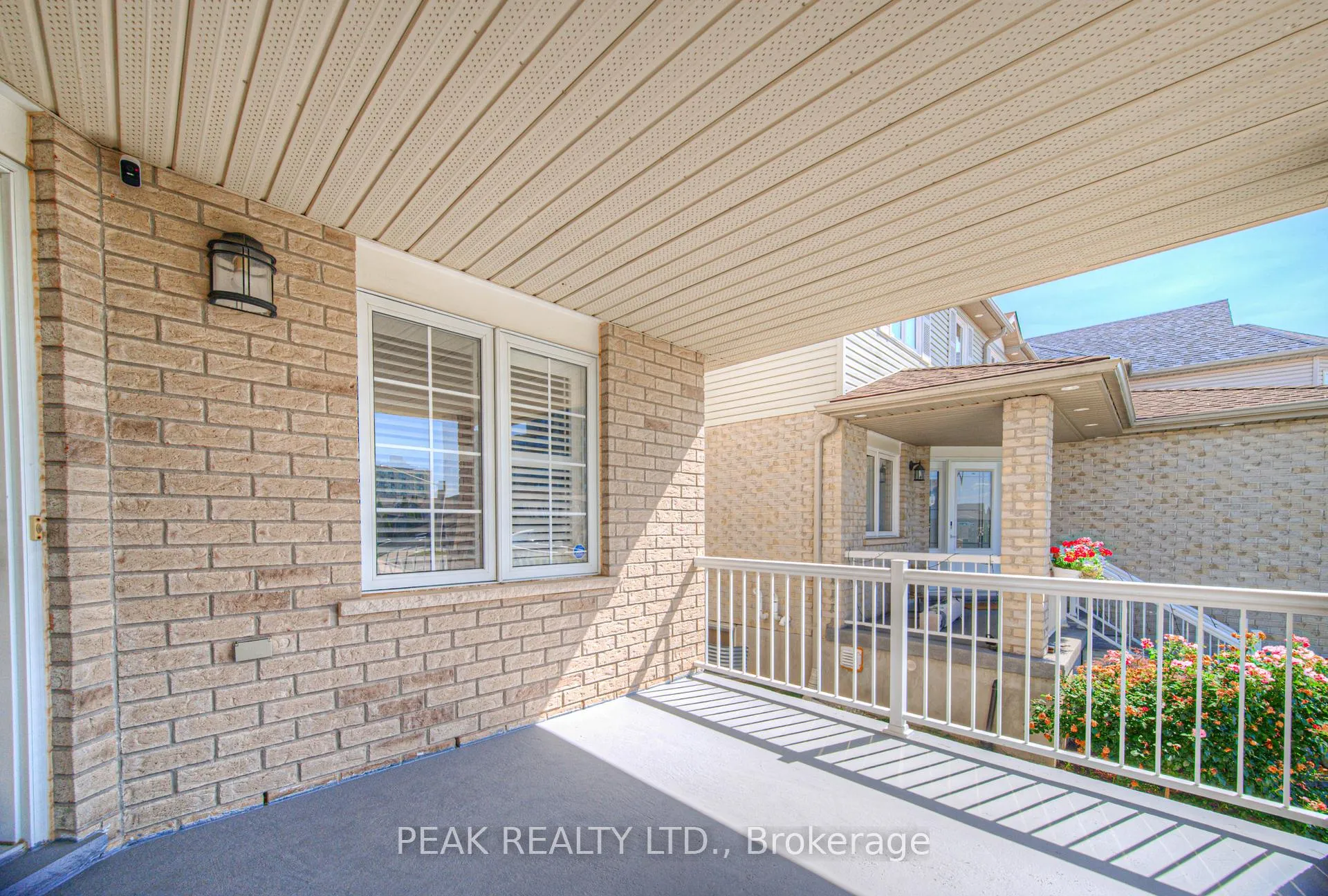 Photo 3 of 48 Lena Crescent, Cambridge — HOMEH