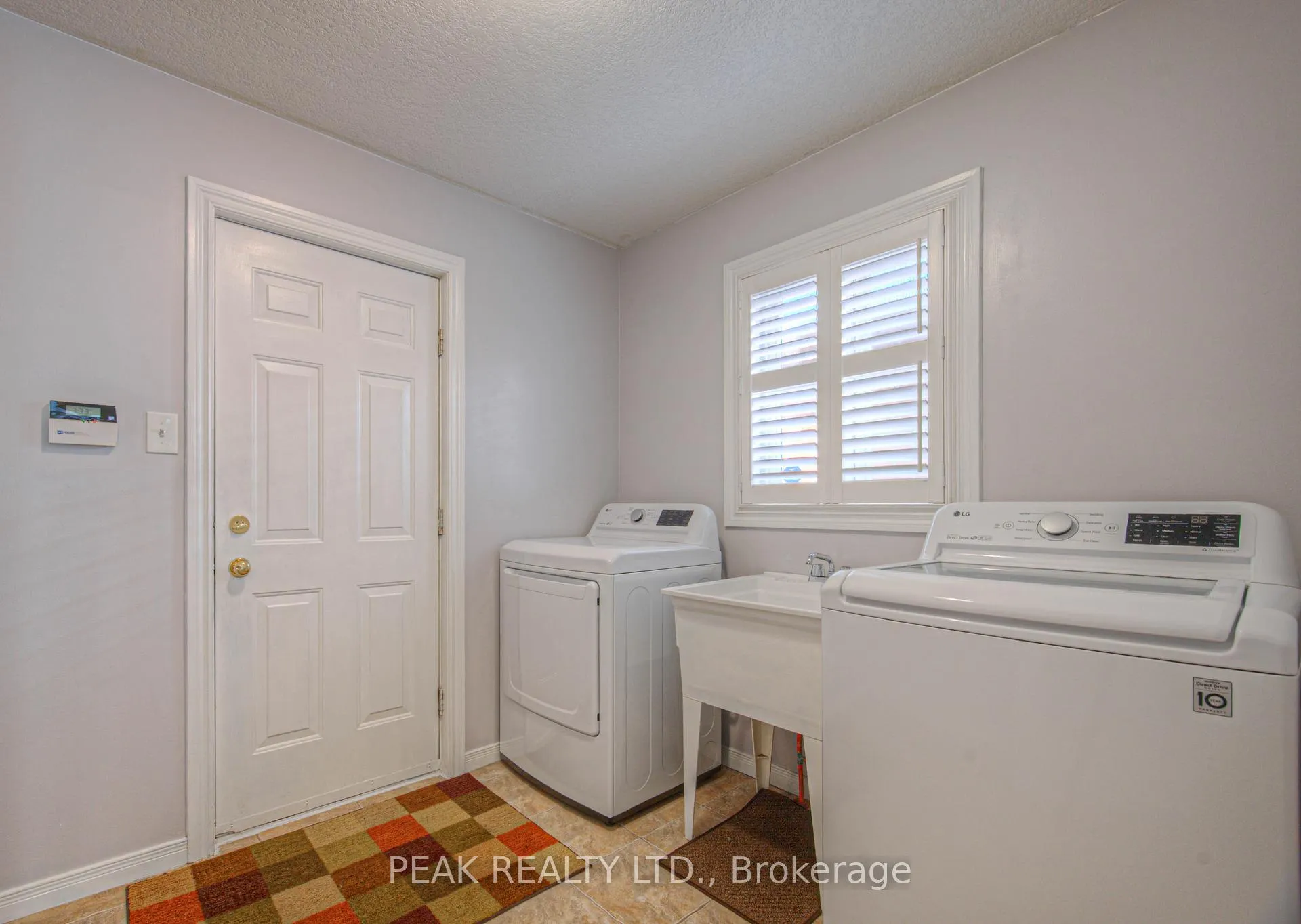 Photo 8 of 48 Lena Crescent, Cambridge — HOMEH