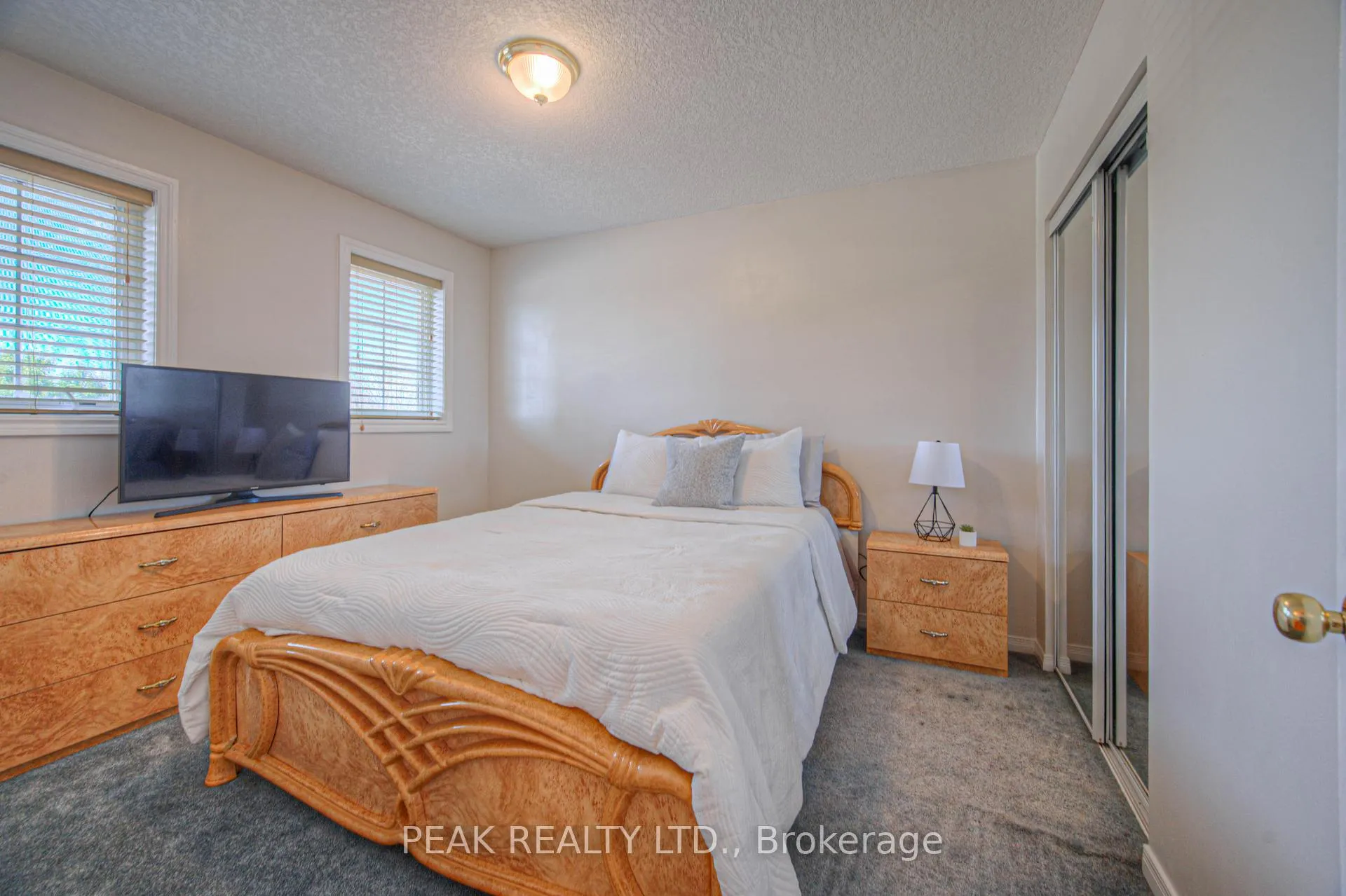 Photo 24 of 48 Lena Crescent, Cambridge — HOMEH