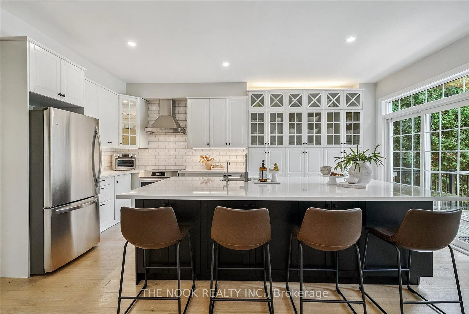 Photo 6 of 31 Queensplate Drive, Scugog, Port Perry — HOMEH