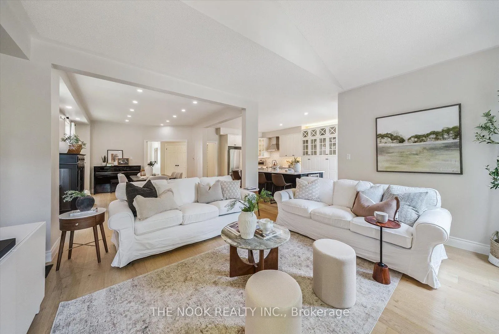 Photo 10 of 31 Queensplate Drive, Scugog, Port Perry — HOMEH